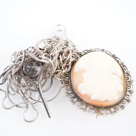 Diverse silversmycken Vikt: 32,1 g