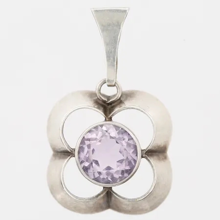 Hänge med ametist, finska stämplar, ca 24x24mm, smärre slitage, 830/1000 silver. Vikt: 3,7 g