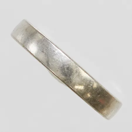 Ring, slät, Ø20, bredd: 3,9mm, personlig gravyr, Schalins, repig, vitguld, 18K Vikt: 5,4 g