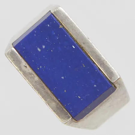 Klackring, repig lapis, stl: 17¾, silver 835/1000, ojämn skena av, 9,8g Vikt: 9,8 g
