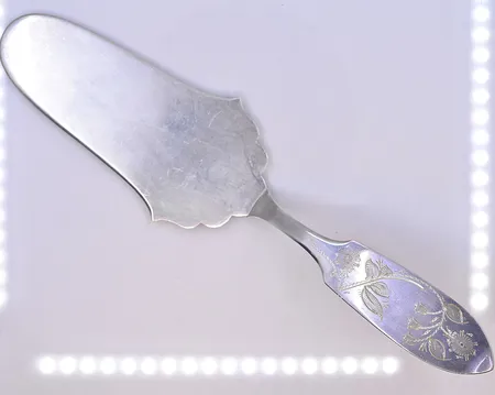 Tårtspade, längd 21 cm, silver 925/1000. Vikt: 54,1 g