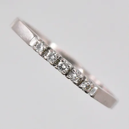 Ring vitguld med diamanter ca 5x0,02ct, stl 18¾, 18K Vikt: 2,5 g
