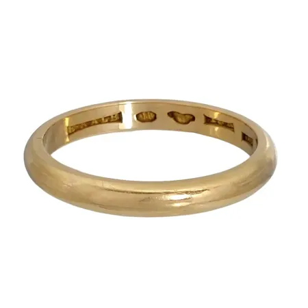Ring, 18K guld, slät modell, gravyr Vikt: 5,6 g