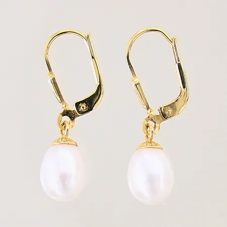 Ett par örhängen med odlade pärlor, Ø7mm, 9K Vikt: 2 g