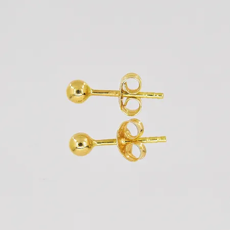 Ett par örhängen Ø 3mm GHA, 18K Vikt: 0,4 g