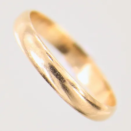 Ring slät, stl 16½, bredd 3mm, gravyr, 18K Vikt: 1,6 g