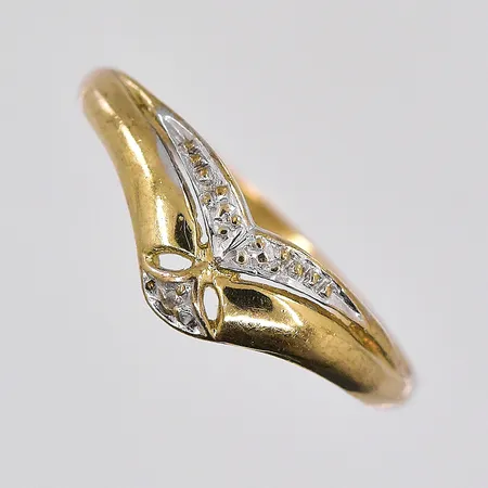 Ring, stl 16¾, skev skena, 8K Vikt: 0,8 g