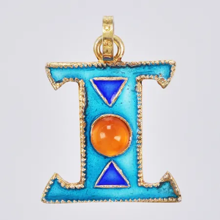 Hänge med emalj & förgyllt silver, längd ca 21mm, bredd ca 18mm, silver Vikt: 1,6 g