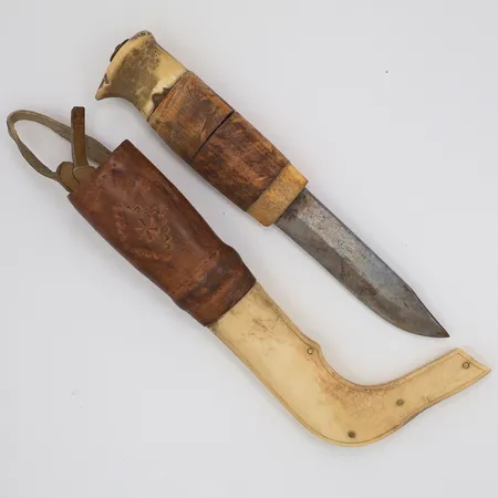 Samekniv ej signerad 18,5cm, handtag trä och renhorn, slida i renhorn och läder