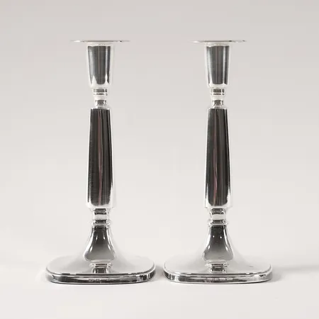 Ett par ljusstakar, Tore Eldh, CESON, Göteborg, 1976, höjd 18cm, slitage, svaga vid bucklor vid fot, fylld fot, bruttovikt 400,92g 