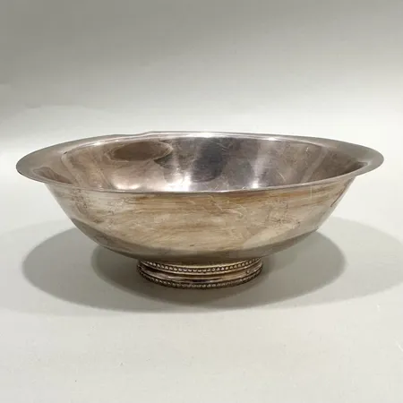 Skål på fot med dekor, höjd 7cm, längd 19,5cm, bredd 13,5cm, bucklig kant, GAB, silver 925/1000 Vikt: 329,2 g