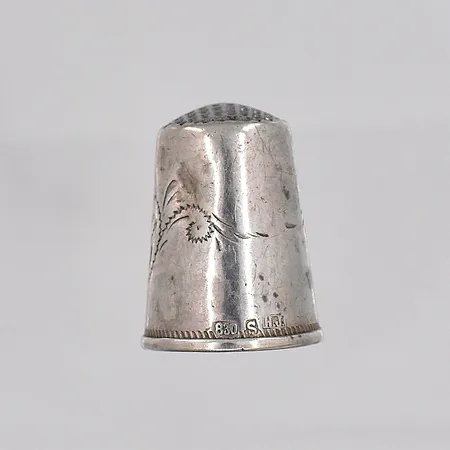 Fingerborg, 21x17mm, gravyr, bucklor, 830/1000 silver Vikt: 2,6 g