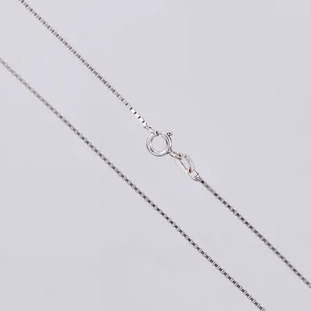 Kedja Venezia, längd ca 71cm, bredd ca 1mm, 925/1000 silver Vikt: 4,5 g