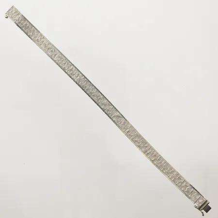 Armband, längd 18,5cm, bredd 8mm, 835/1000 silver Vikt: 14,7 g
