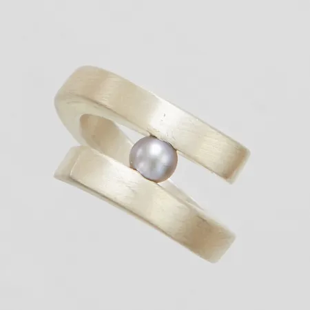 Ring odlad sötvattenpärla, matterad yta, stl 16½, bredd 4-12mm, EXIGN, 925/1000 silver Vikt: 11,4 g