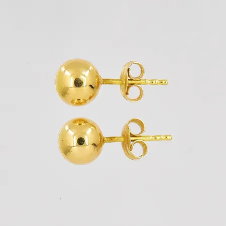 Ett par örhängen Ø 6mm GHA, 18K Vikt: 0,6 g