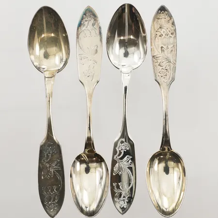 Fyra kaffeskedar modell Tornedal med mönstergravyr Finnmyrten, längd 12cm, MEMA, 830/1000 silver Vikt: 60,1 g