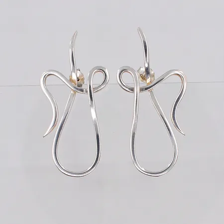 Ett par örhängen Efva Attling Shape Of A Dream, 44x20mm, 925/1000 silver Vikt: 6,2 g