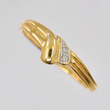Ring med diamanter 8/8-slipade 2x ca 0,005ct, stl 17¼, 18K Vikt: 1,2 g
