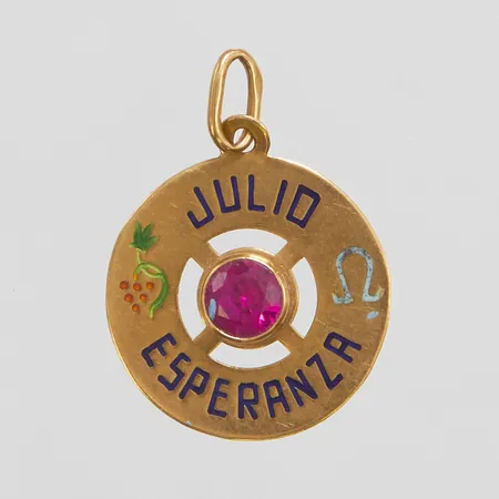 Hänge med syntetisk rosa safir, 22,5x16mm, personlig gravyr, ostämplad, 18K Vikt: 1,1 g