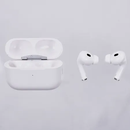 Hörlurar, Airpods Pro, modell A2700, serienr CQR17D7DWX, med case, inga tillbehör