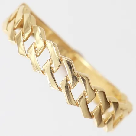 Ring med pansarmönster, stl: 18¼, bredd 2,5-4,5mm, 14K.  Vikt: 1,6 g