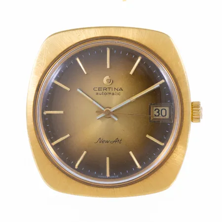 Herrur Certina New Art i 18K guld utan band. Sunburst urtavla. Automat. Boett 34 x 35 mm med personlig gravyr. Datum. Bruttovikt 35,3g. 