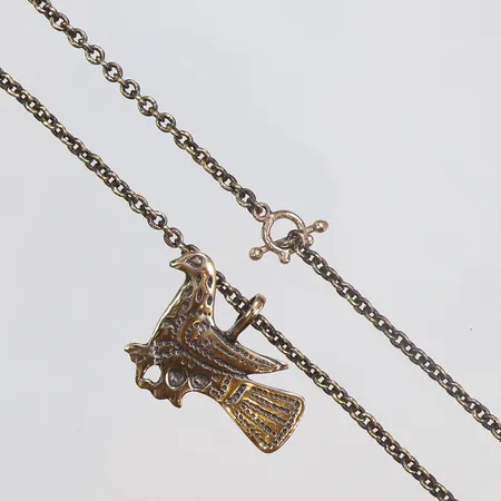 Kedja med hänge i brons längd 51cm stämplad SSA 