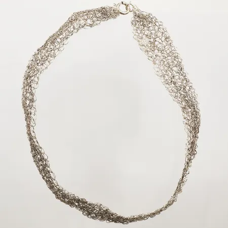 Collier, längd ca 42cm, bredd ca 18,5mm, defekt vid lås, skevt, silver Vikt: 21,3 g