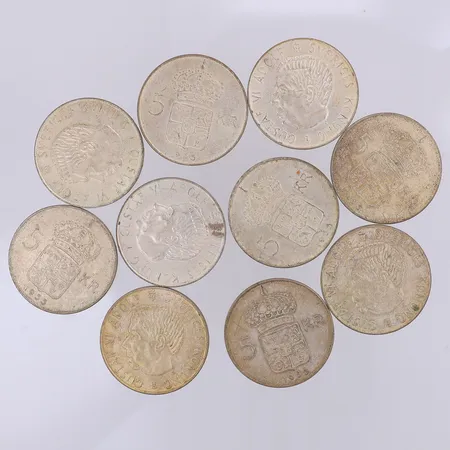 10 mynt nominellt värde 5kr, 400/1000 silver Vikt: 180,5 g