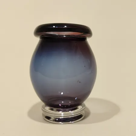 Miniatyrvas Nils Landberg Orrefors, signerad, numrerad, Expo 2378, höjd ca 7cm, bubblor och tillverkningsmärken.