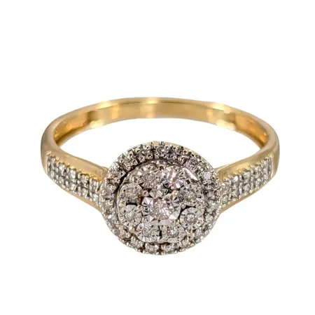 Diamantring, 18K guld, 48 Diamanter - totalt 0,16ct Wesselton P, Guldfynd (GHA) 20118845, Ø18,0 mm, bredd 2-9 mm, fint skick, ordinarie nypris hos Guldfynd 10 998 kr Vikt: 2,3 g