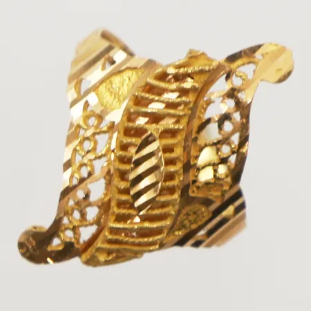 Ring, stl 17, bredd 2-25mm, något skev, 21K Vikt: 3 g