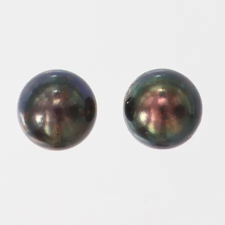 Ett par örhängen med odlade färgade pärlor, Ø8mm, 18K.   Vikt: 2,8 g