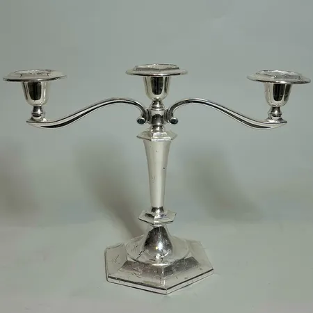 Kandelaber för tre ljus nysilver 20,5cm, vaxrester, repor 