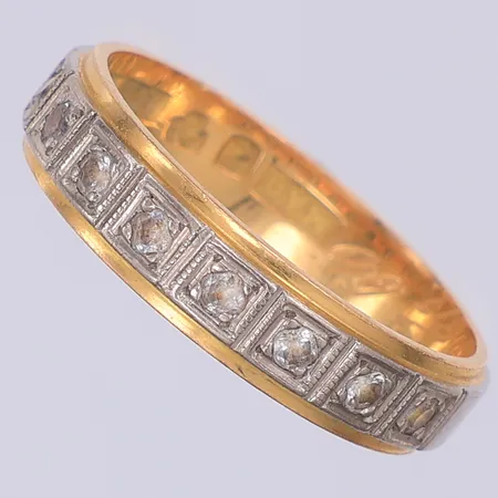 Ring med vita stenar stl 16½, gravyr, Juvel-Magnus AB, kattfot 18K Vikt: 3,5 g