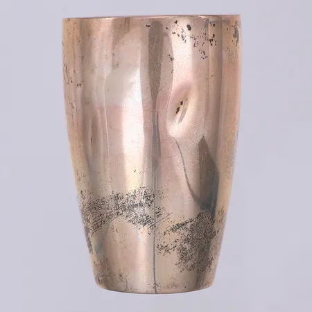 Pokal med gravyr 5,5cm, 3,5cm, 2,5cm, buckla, Guldsmedsaktiebolaget, kattfot 830/1000 silver Vikt: 22,7 g