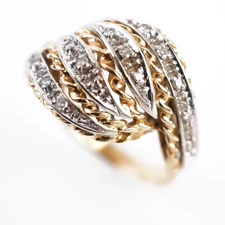 Ring m diamanter, stl 16(50), bredd 13mm, 18k Vikt: 5,2 g