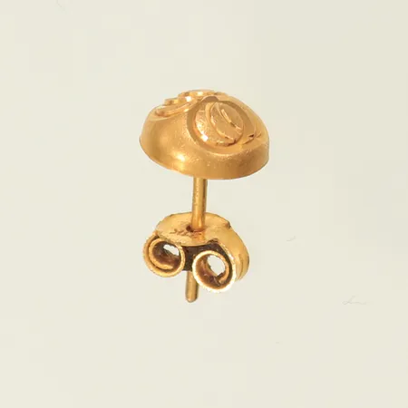 Ett udda örhänge (defekt, missfärgat) 21K, 0,6g 