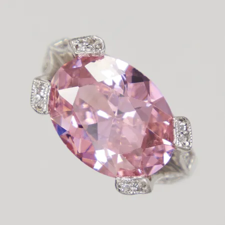 Ring med vita och rosa stenar stl 19, bredd 2,8-12,1mm, vit sten saknas, 925/1000 silver, Vikt: 9,8 g