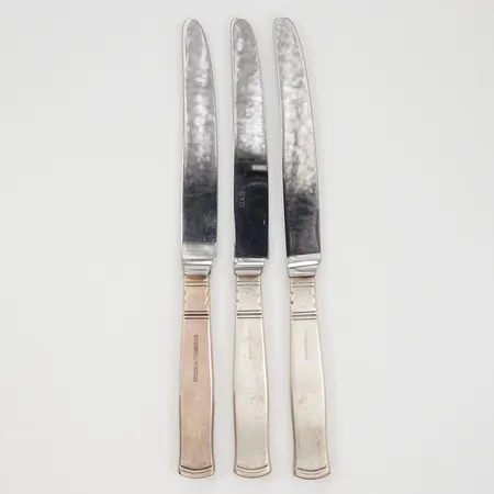 3 Knivar, 199mm, modell Rosenholm, blad i rostfritt stål, GAB Silver 830/1000 bruttovik 183,1g 