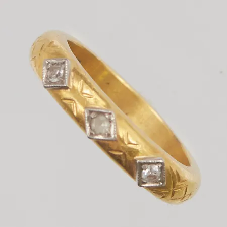 Ring med stenar, graverad 23K 8,5g.