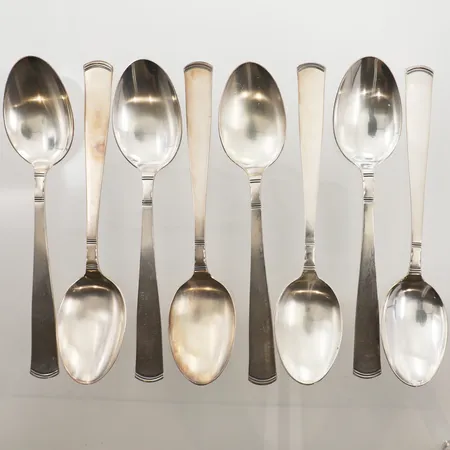 Åtta bordsskedar modell Rosenholm, längd 18cm, GAB, 830/1000 silver Vikt: 332,2 g