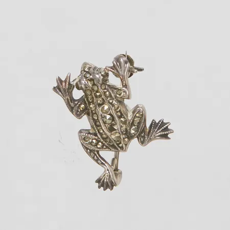 Brosch, groda, 23,5x16,5mm, markasiter, några saknas, silver, 925/1000 Vikt: 3,4 g