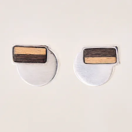 Ett par örhängen med trädetaljer, 16x14mm, silver 925/1000 Vikt: 8,4 g