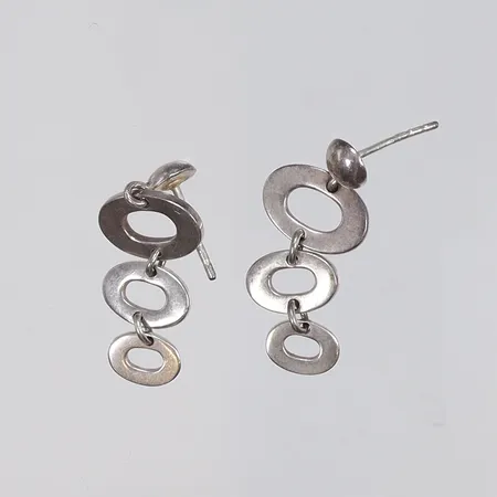 Ett par Örhängen hängande modell 12x30mm, stoppers saknas, GFAB silver 925/1000 Vikt: 4,6 g