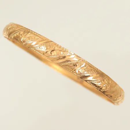 Armring med mönster, Ø 68mm, bredd 7mm, något bucklig, 18K, 9,7g Vikt: 9,7 g