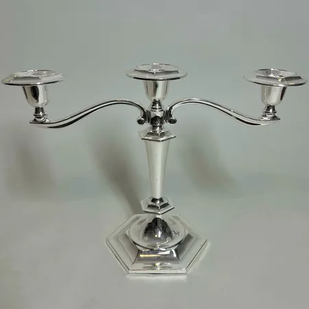 Kandelaber för tre ljus nysilver 20,5cm, vaxrester 