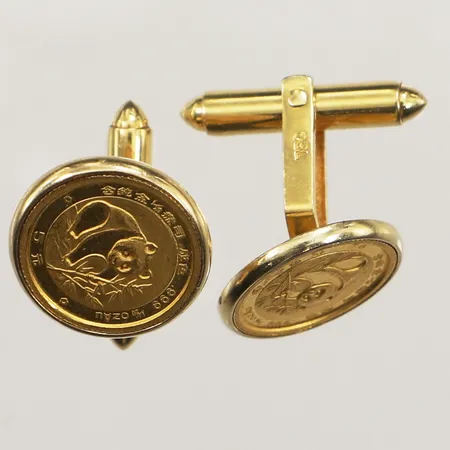 Ett par manschettknappar med mynt, 5 Yuan i 23K, infattning i 14K, bakstycke i 18K, bruttovikt: 9,6g