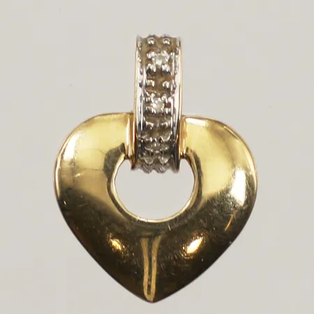 Hänge hjärta med diamanter 3x ca 0,005ct, längd 16mm inklusive ögla, bredd 12mm, 18K  Vikt: 1,4 g